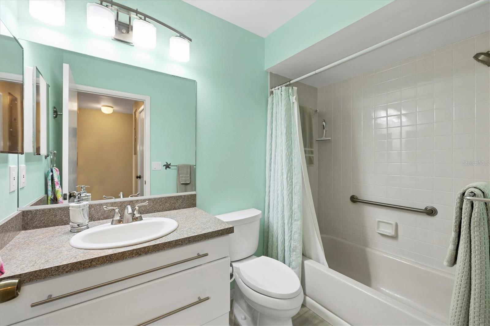 COUNTRY VILLAGE - Residential