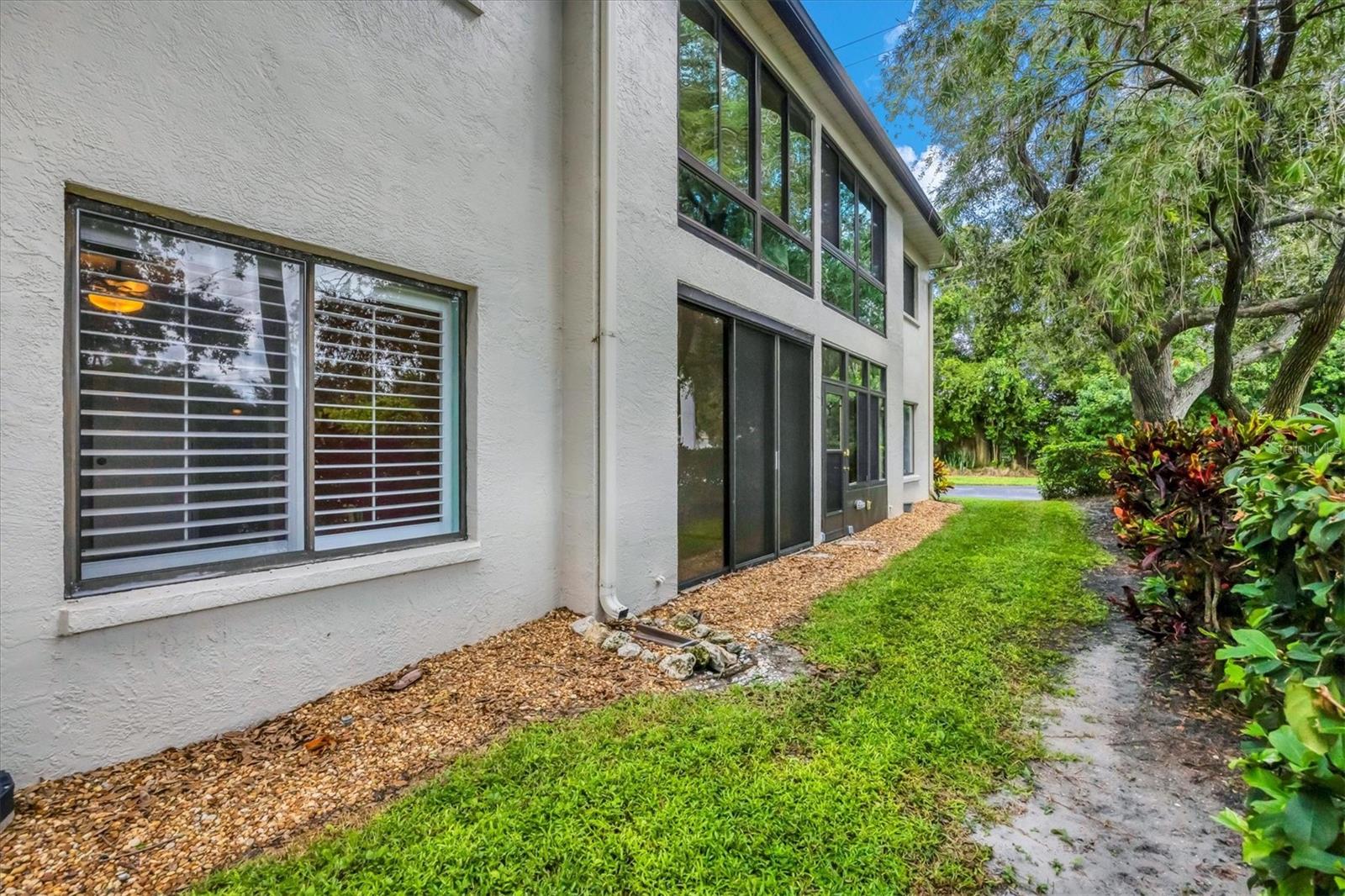 COUNTRY VILLAGE - Residential