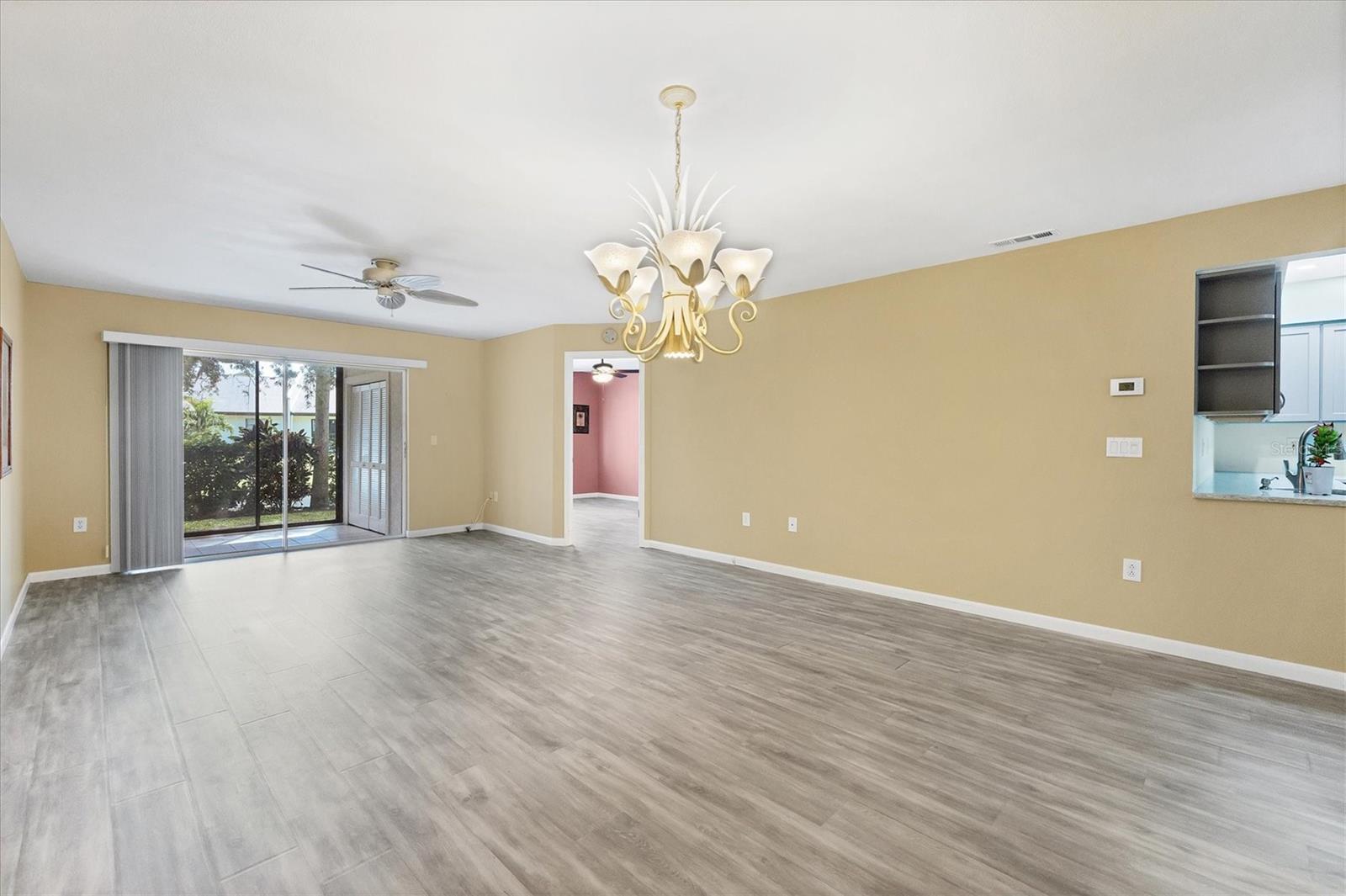 COUNTRY VILLAGE - Residential