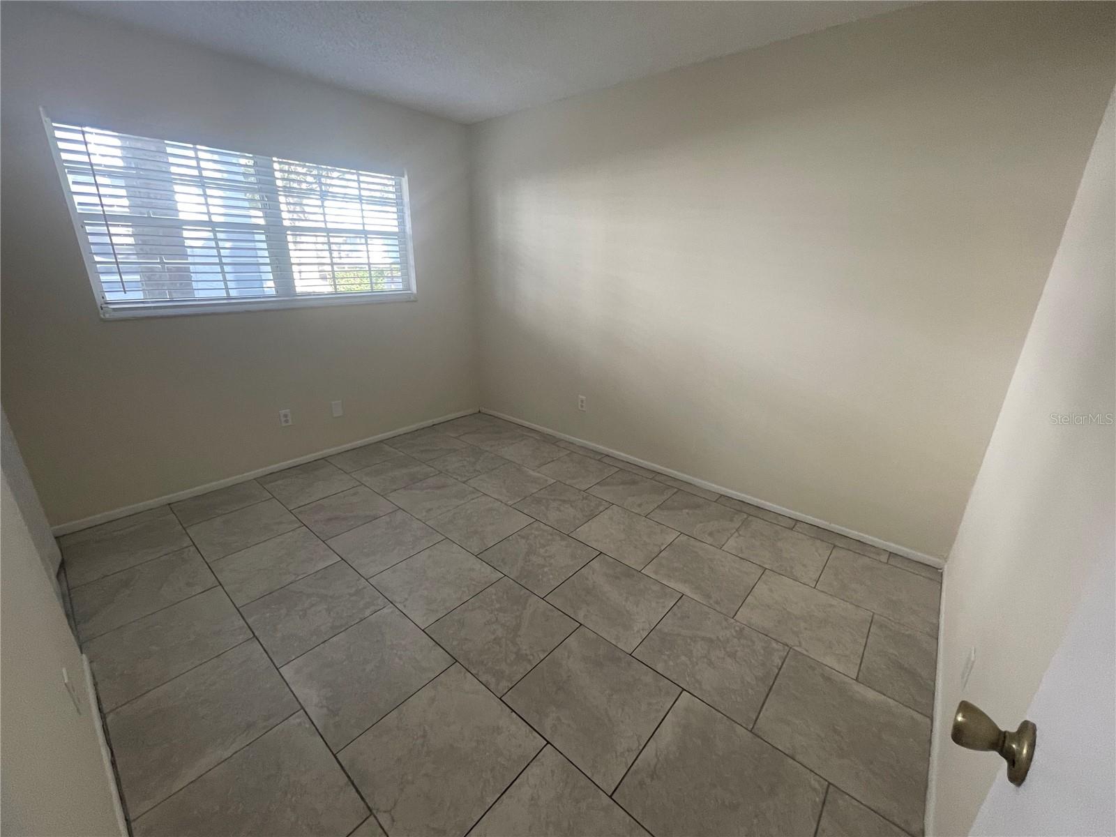 584 FAIRWAYS LANE F102
