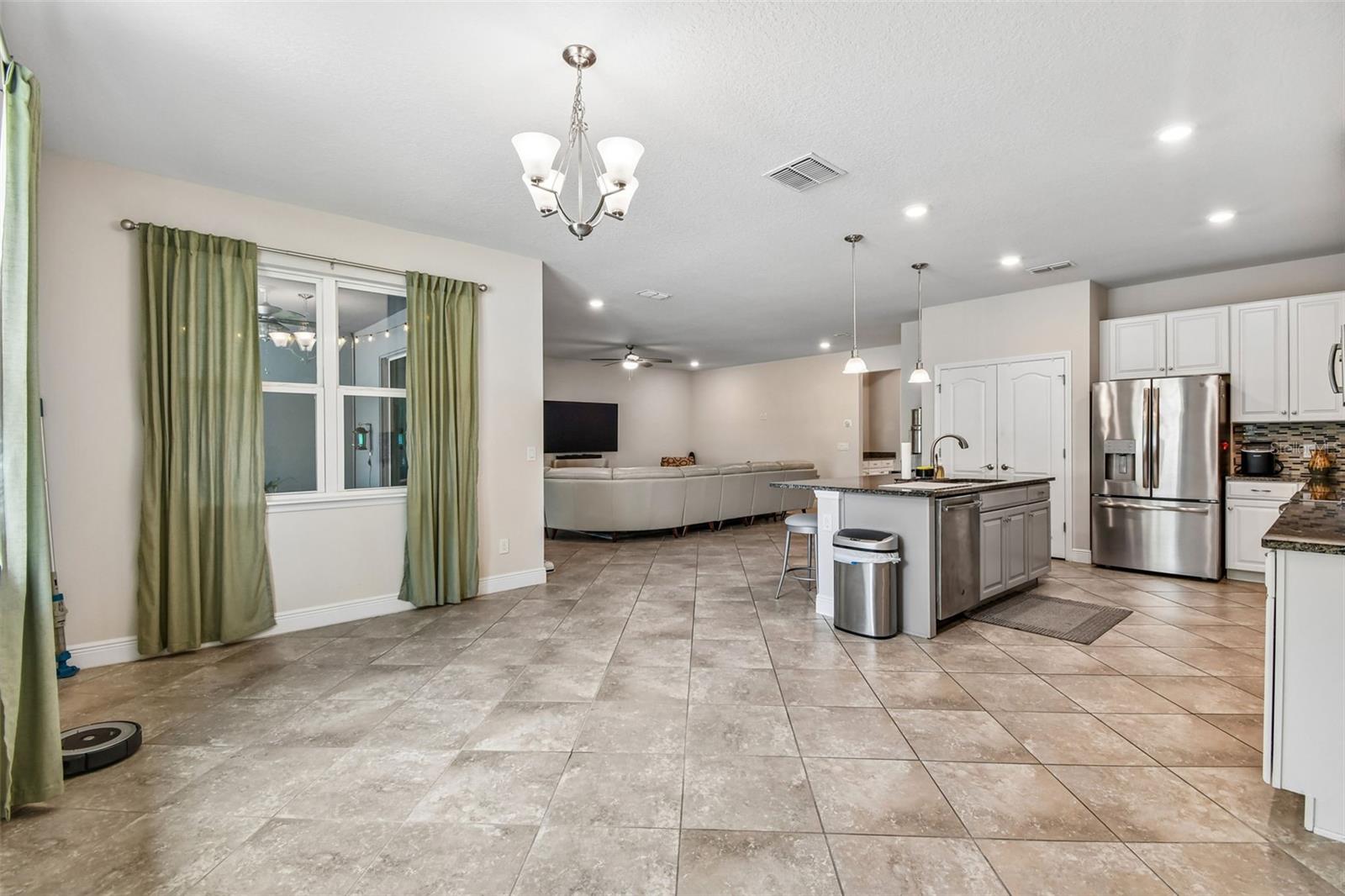 3758 HANWORTH LOOP