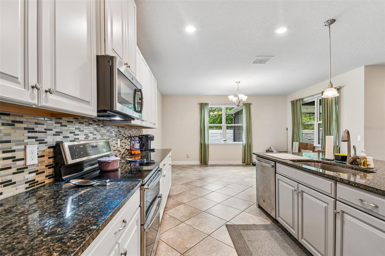 3758 HANWORTH LOOP