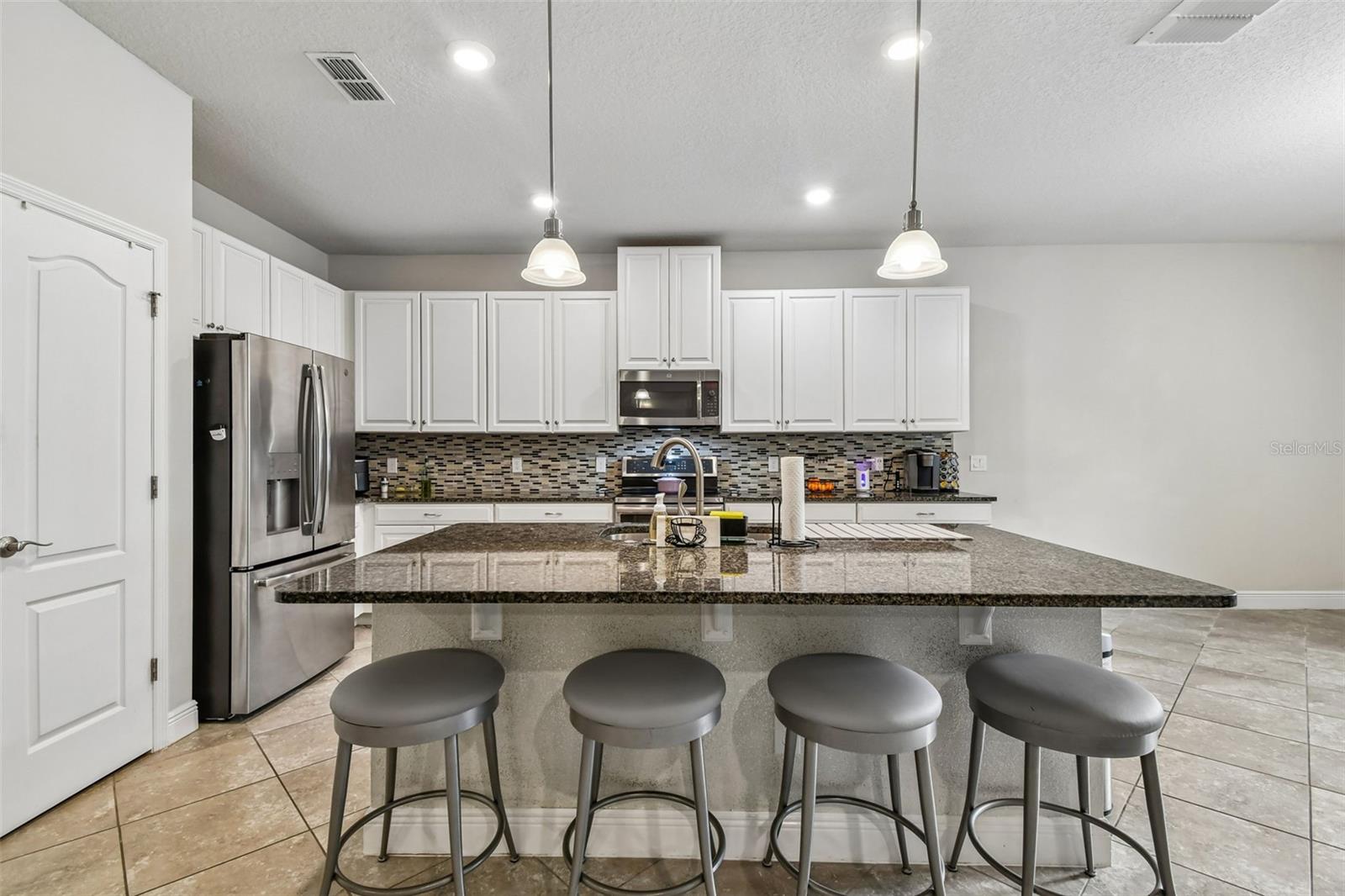 3758 HANWORTH LOOP