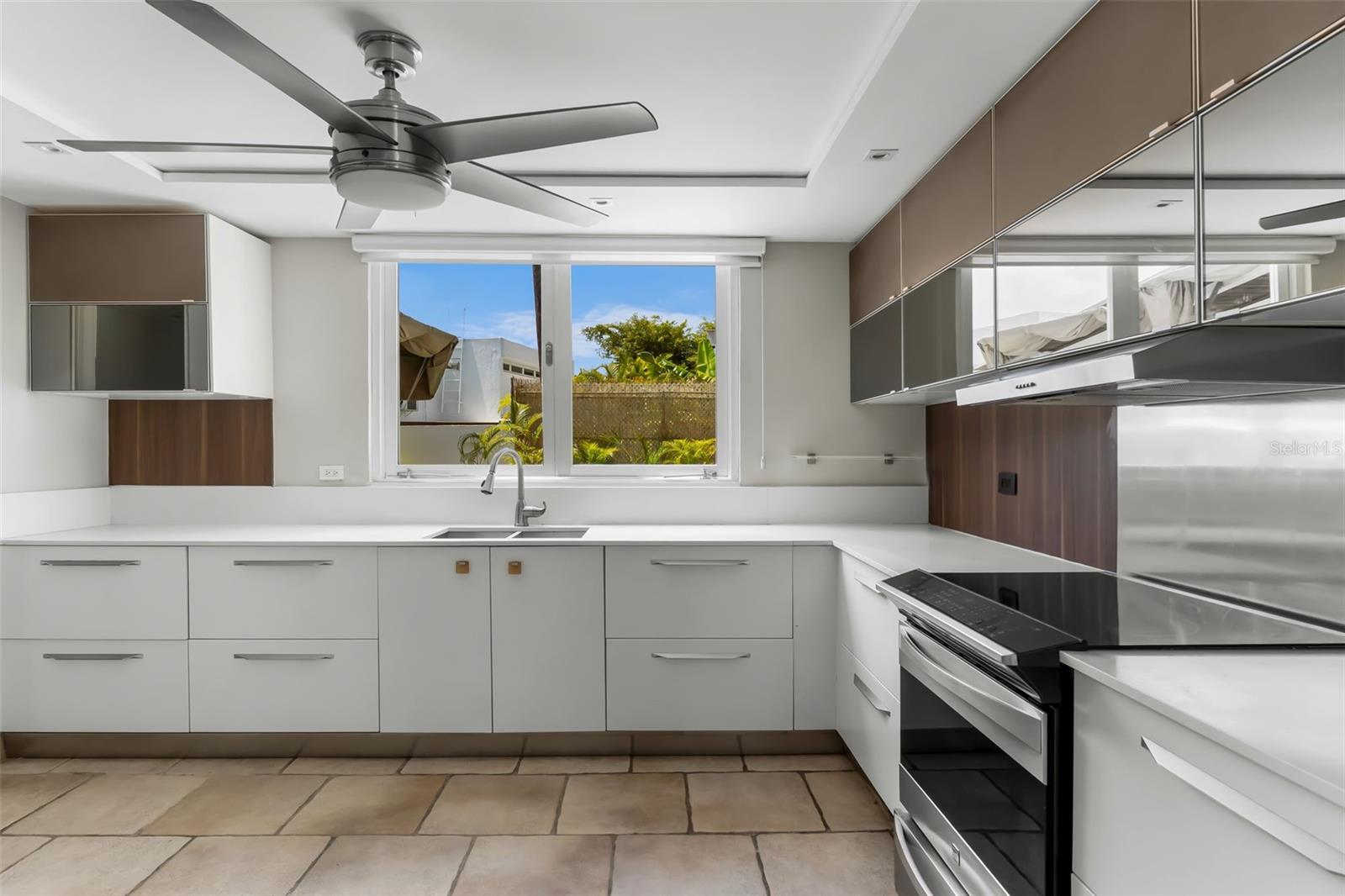 EXT. ALTURAS DE SAN PATRICIO - Residential Lease