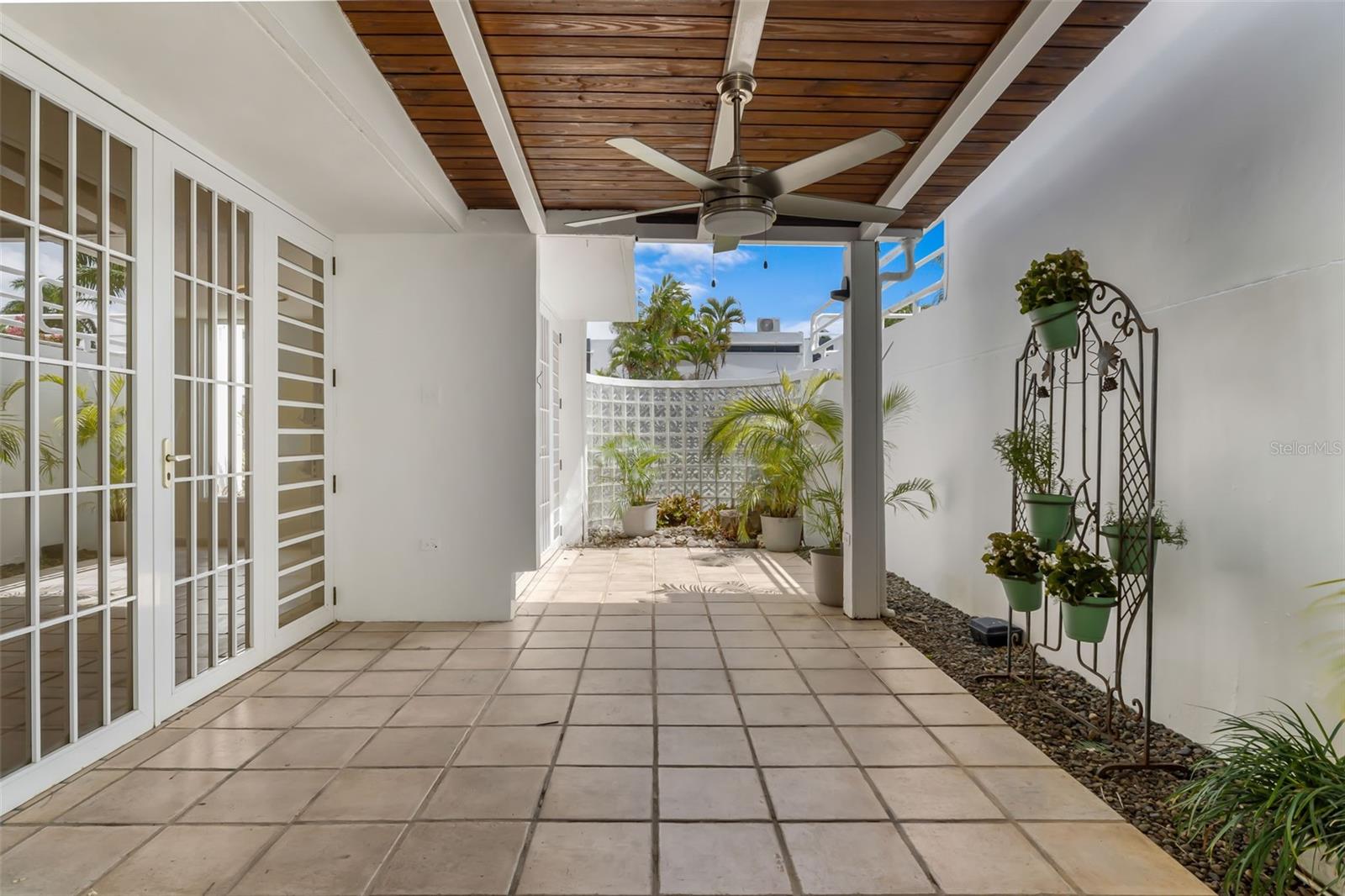 EXT. ALTURAS DE SAN PATRICIO - Residential Lease