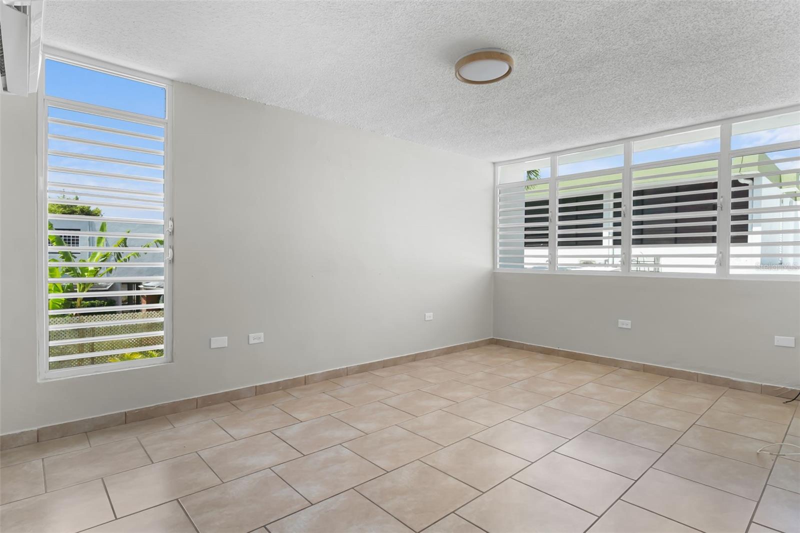 EXT. ALTURAS DE SAN PATRICIO - Residential Lease