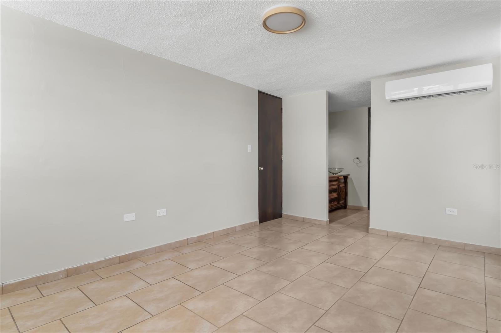 EXT. ALTURAS DE SAN PATRICIO - Residential Lease