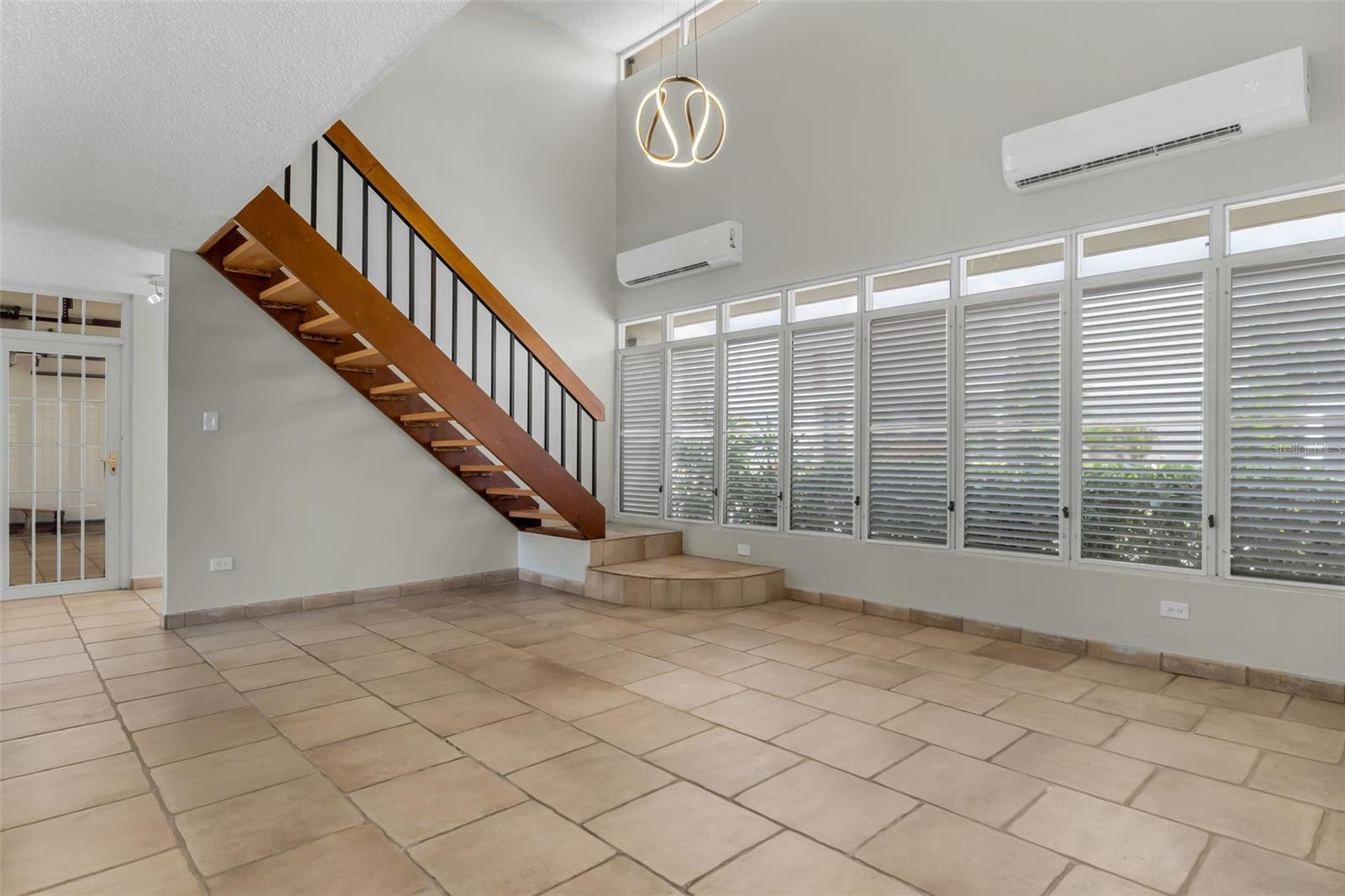 EXT. ALTURAS DE SAN PATRICIO - Residential Lease