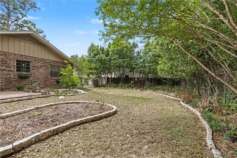 Tiny photo for 536 NE 40th Avenue, Ocala, FL 34470 (MLS # OM724646)