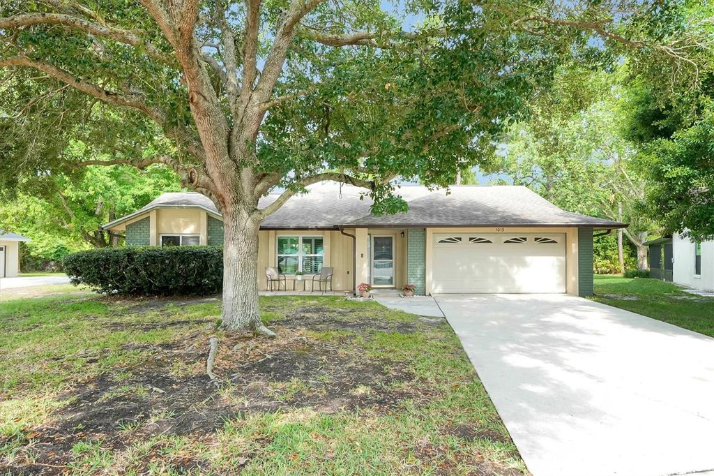 Photo of 1013 Gammage Point, Oviedo, FL 32765 (MLS # O6407077)