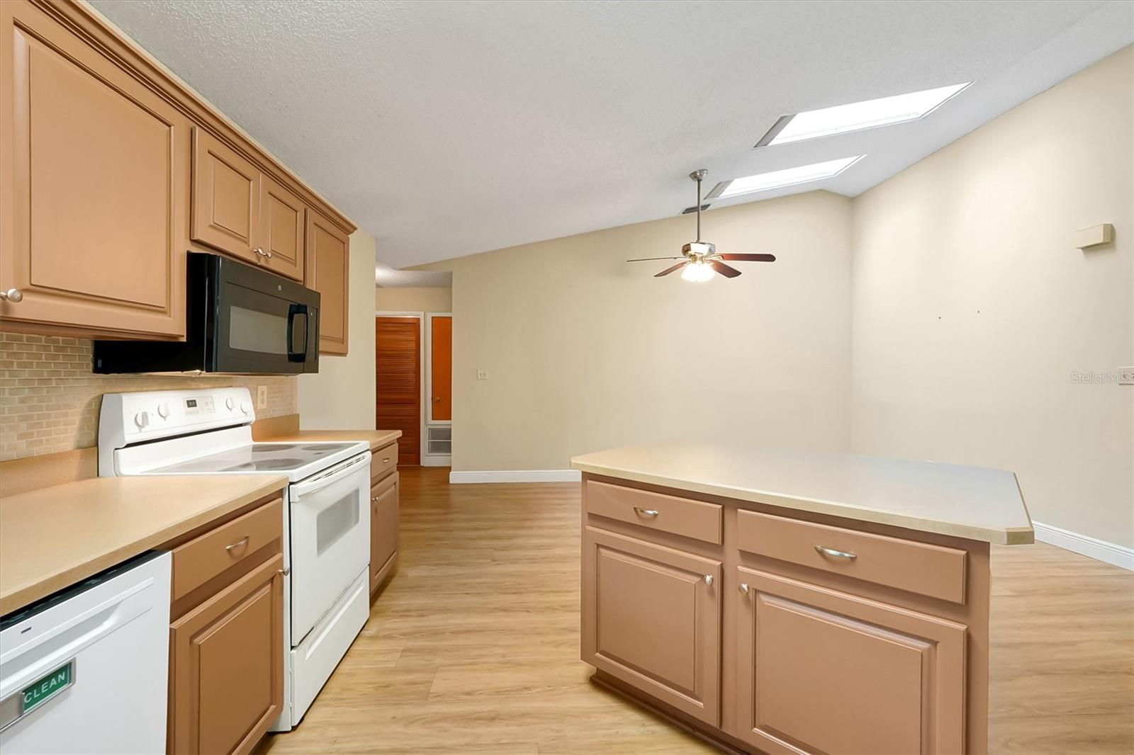 ALAFAYA WOODS PH 08 - Residential