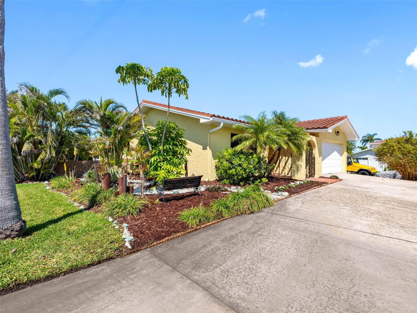 562 JOHNS PASS AVENUE