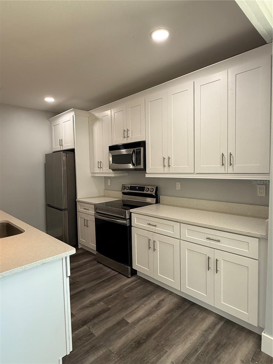 BROSCHE SUB - Residential Lease