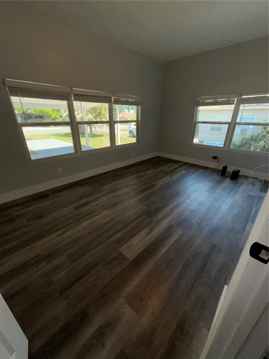 BROSCHE SUB - Residential Lease