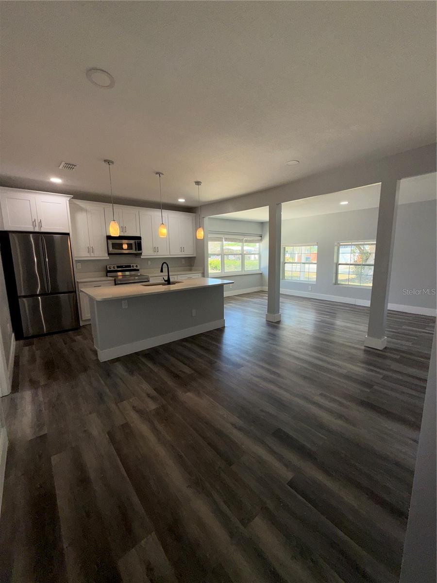 BROSCHE SUB - Residential Lease