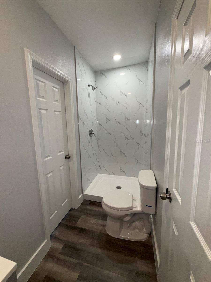 BROSCHE SUB - Residential Lease