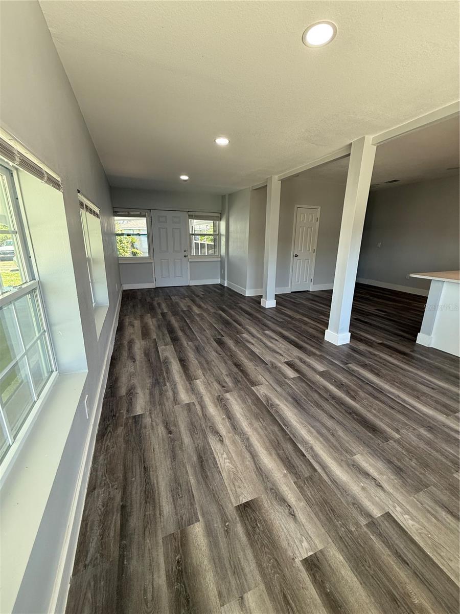 BROSCHE SUB - Residential Lease