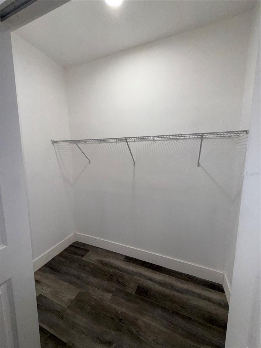 BROSCHE SUB - Residential Lease