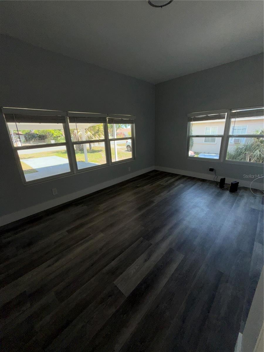 BROSCHE SUB - Residential Lease