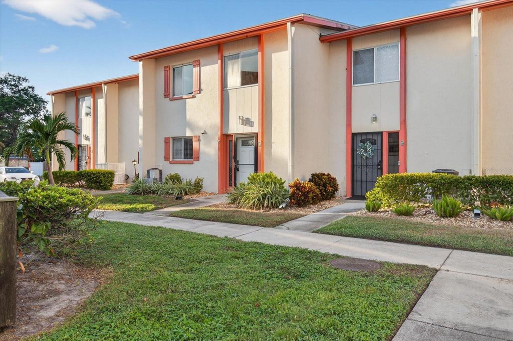 Photo of 5812 16th Lane S #3, St Petersburg, FL 33712 (MLS # O6354784)