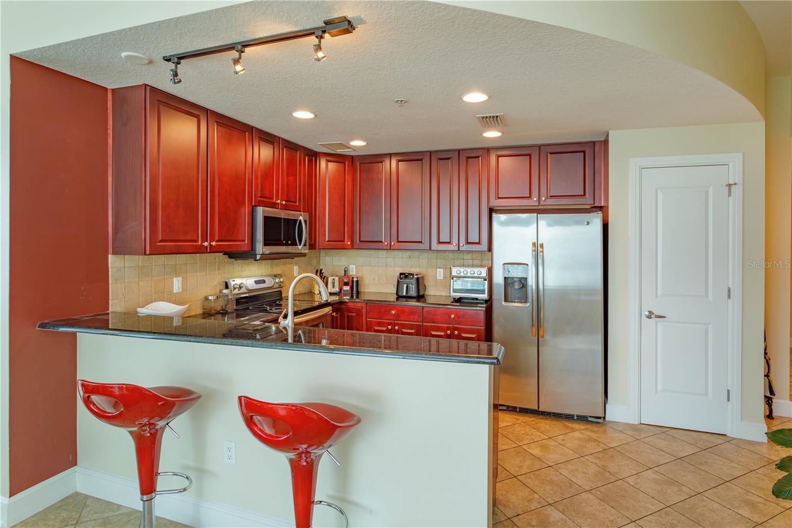 101 S EOLA DRIVE 1021