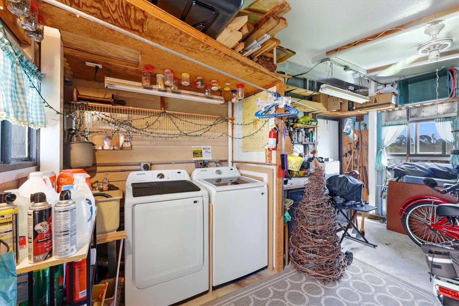 TANGERINE WOODS - Residential