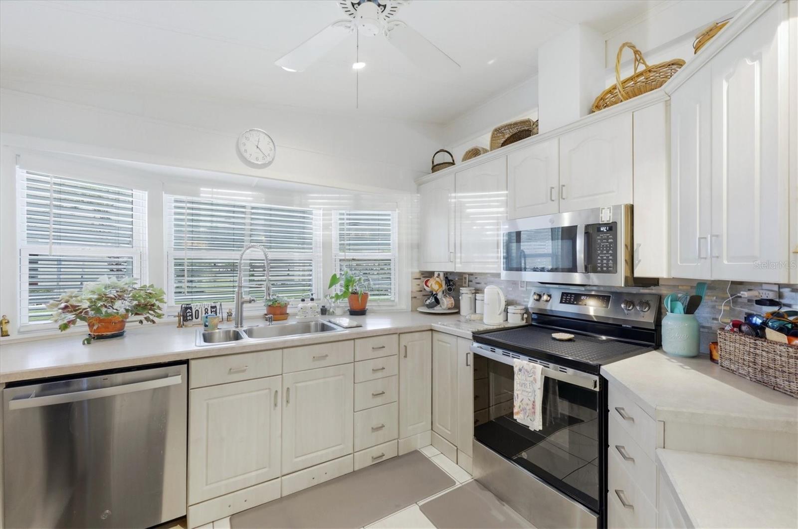 TANGERINE WOODS - Residential