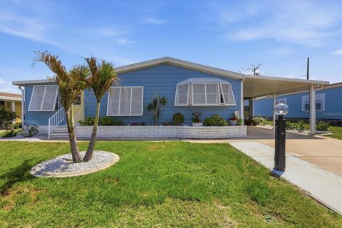 Photo of 727 Butterfield Circle, Englewood, FL 34223 (MLS # D6147001)