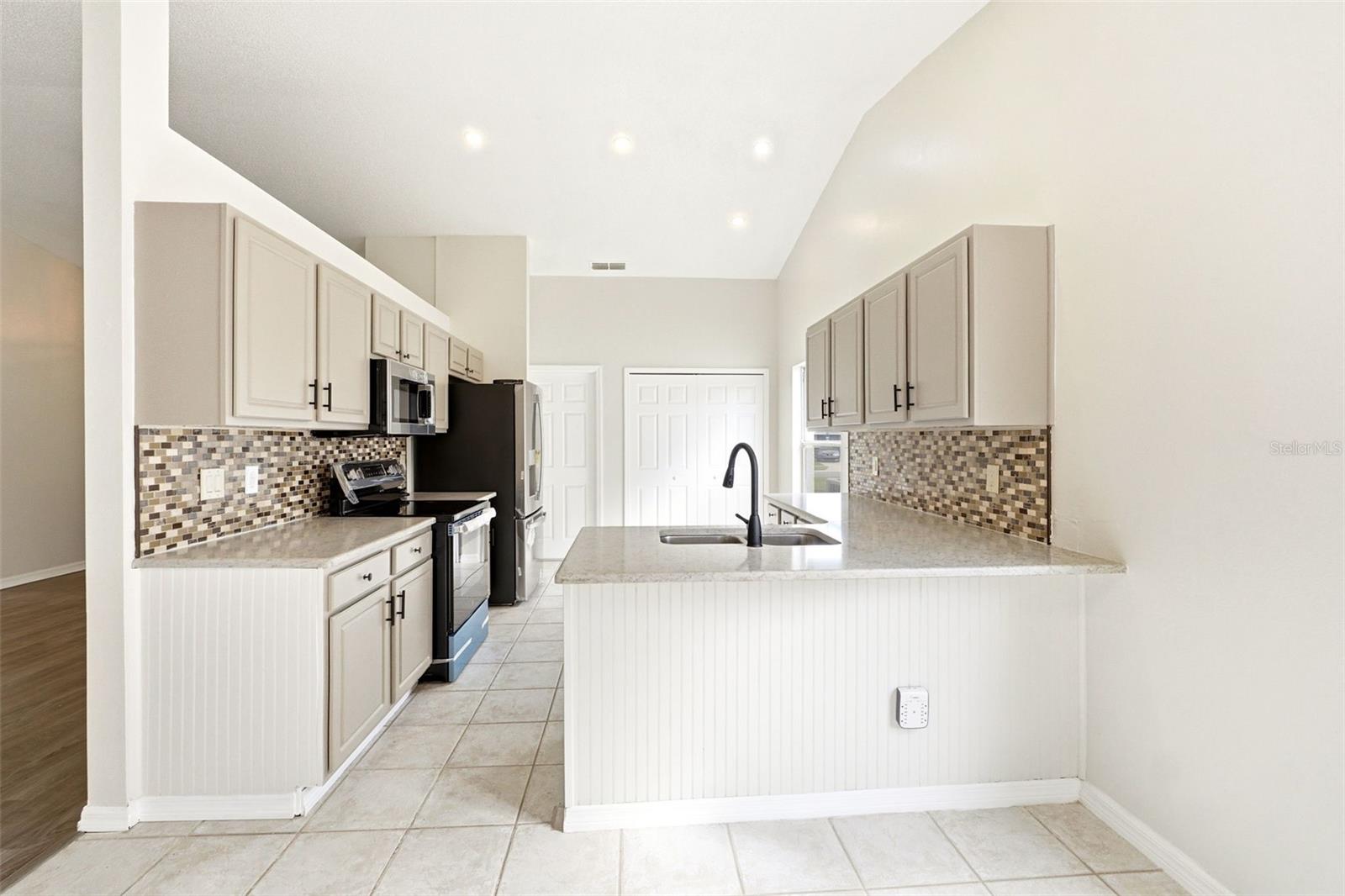 INDIAN POINT PH 6 - Residential