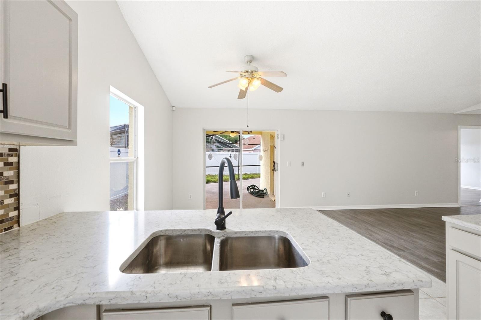 INDIAN POINT PH 6 - Residential