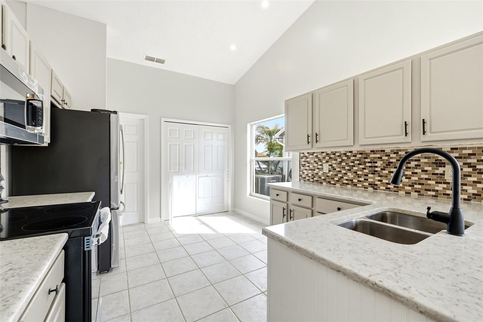 INDIAN POINT PH 6 - Residential