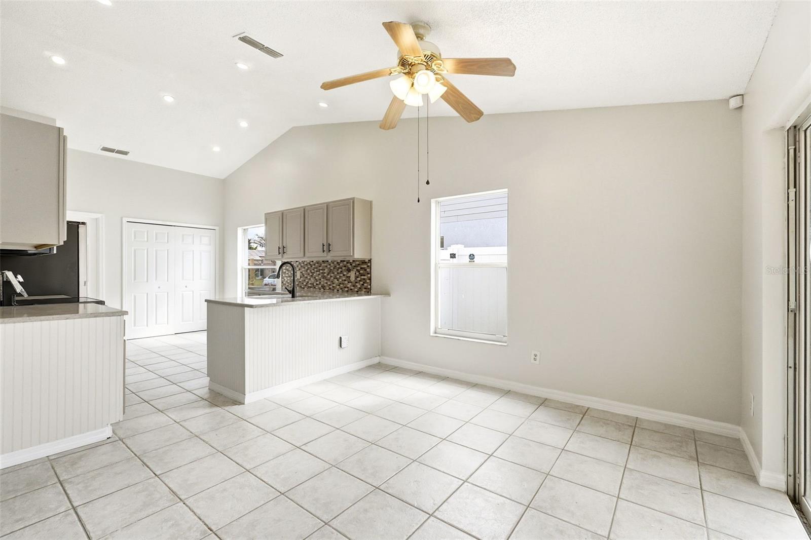 INDIAN POINT PH 6 - Residential