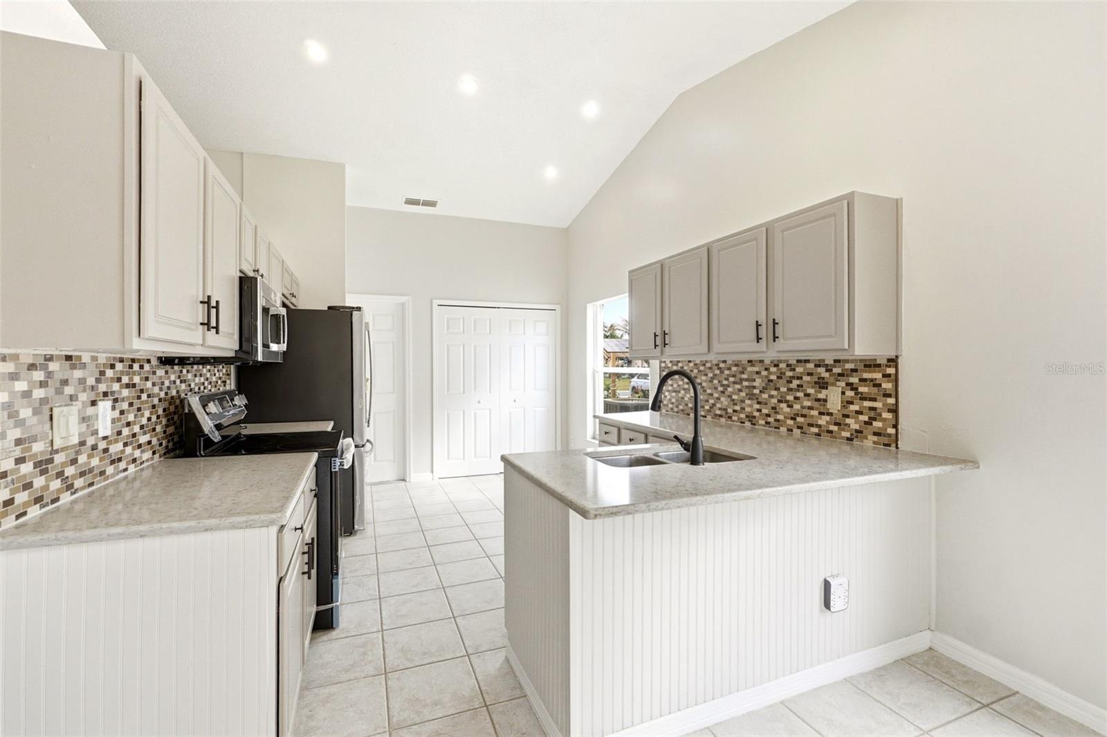 INDIAN POINT PH 6 - Residential