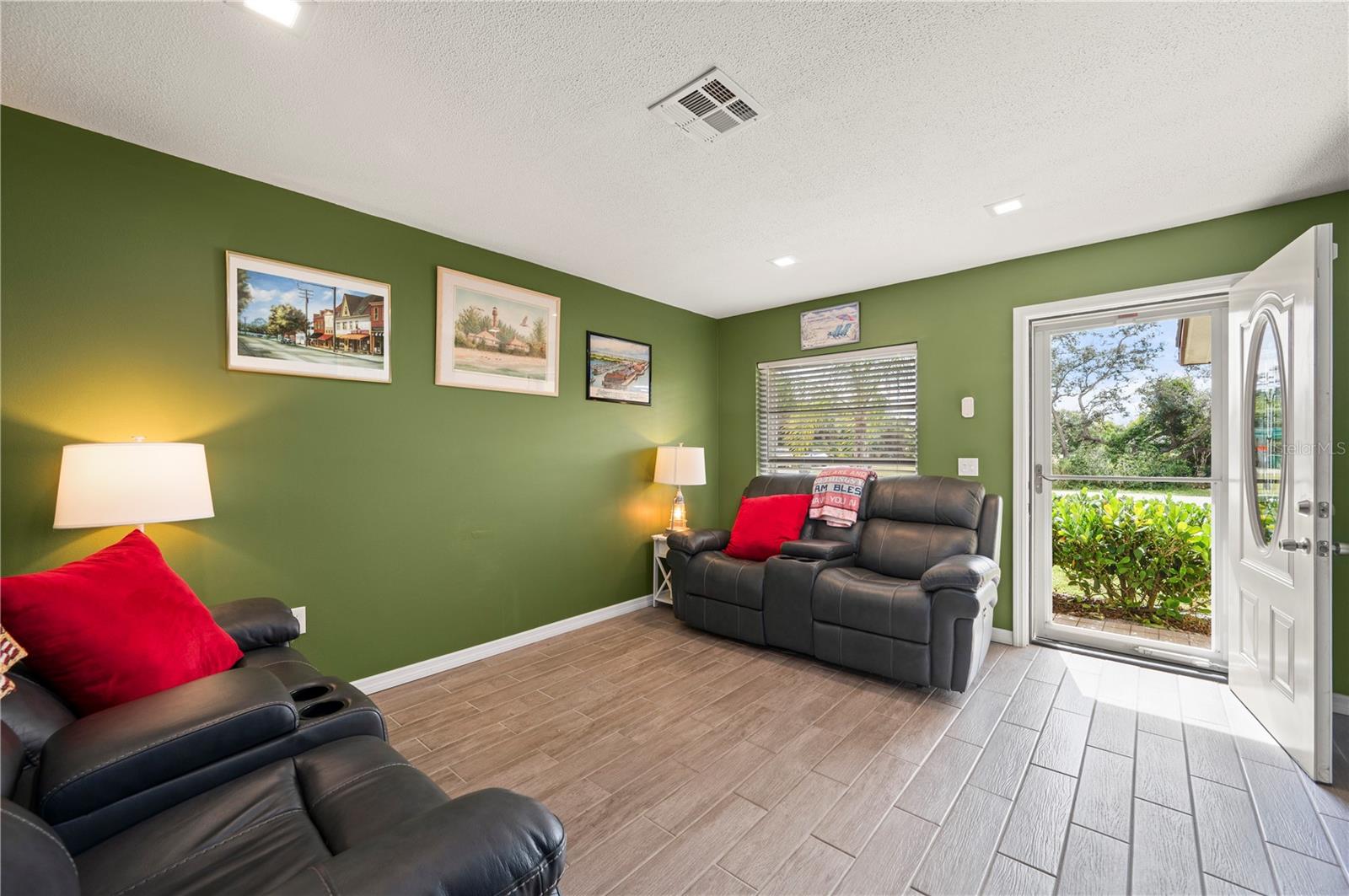 HARBOR PINES - Residential