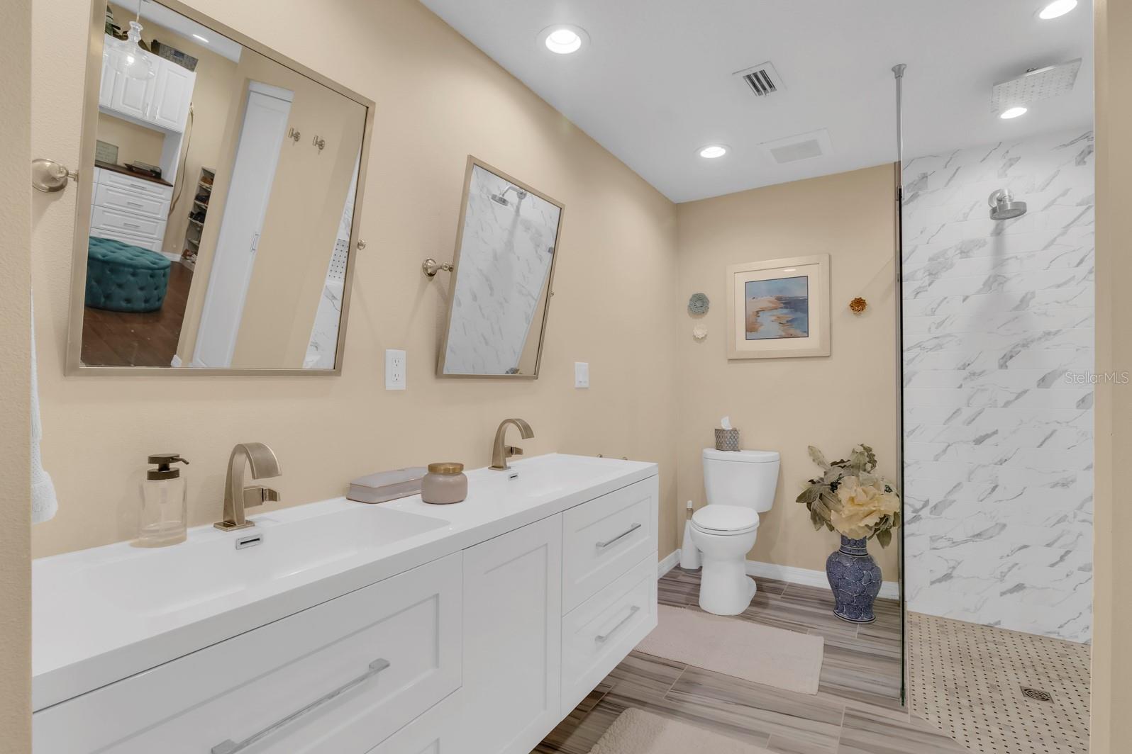 SWEETWATER OAKS - Residential