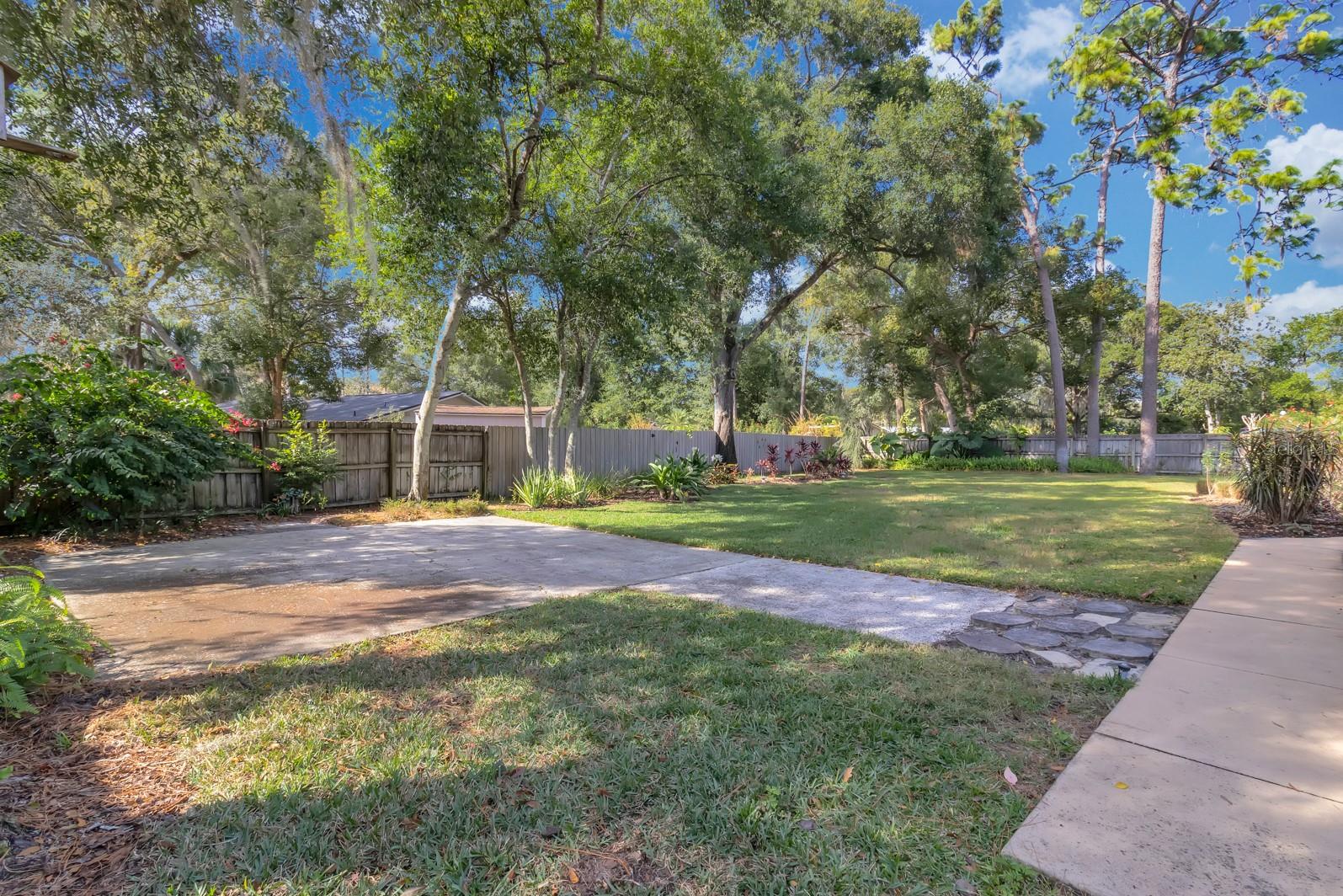 SWEETWATER OAKS - Residential