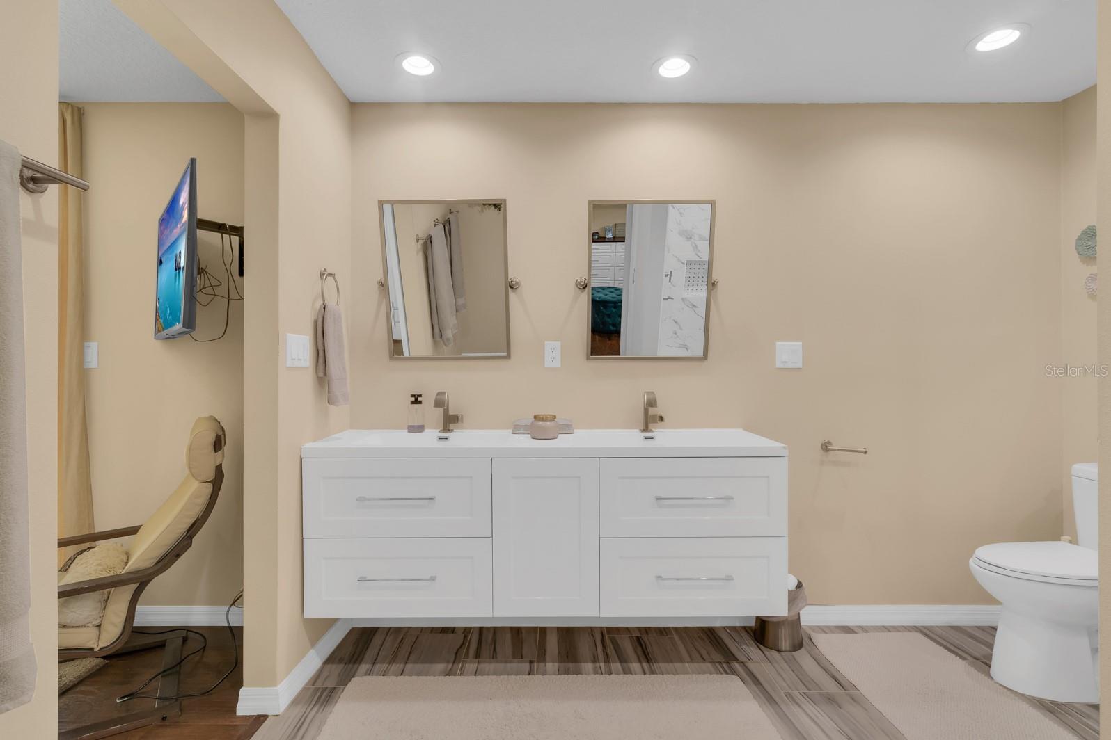 SWEETWATER OAKS - Residential