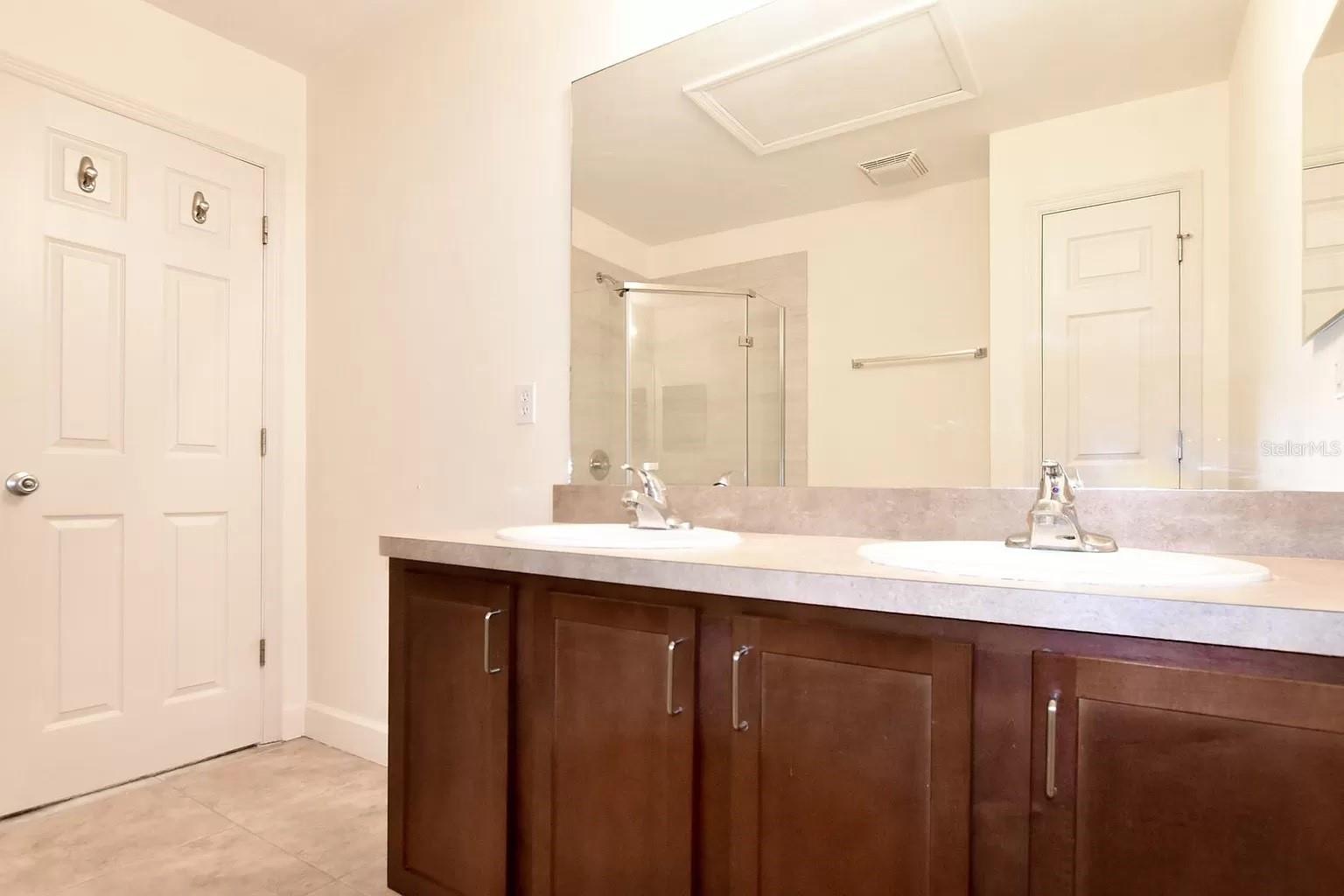 WOODS EDGE CONDO - Residential