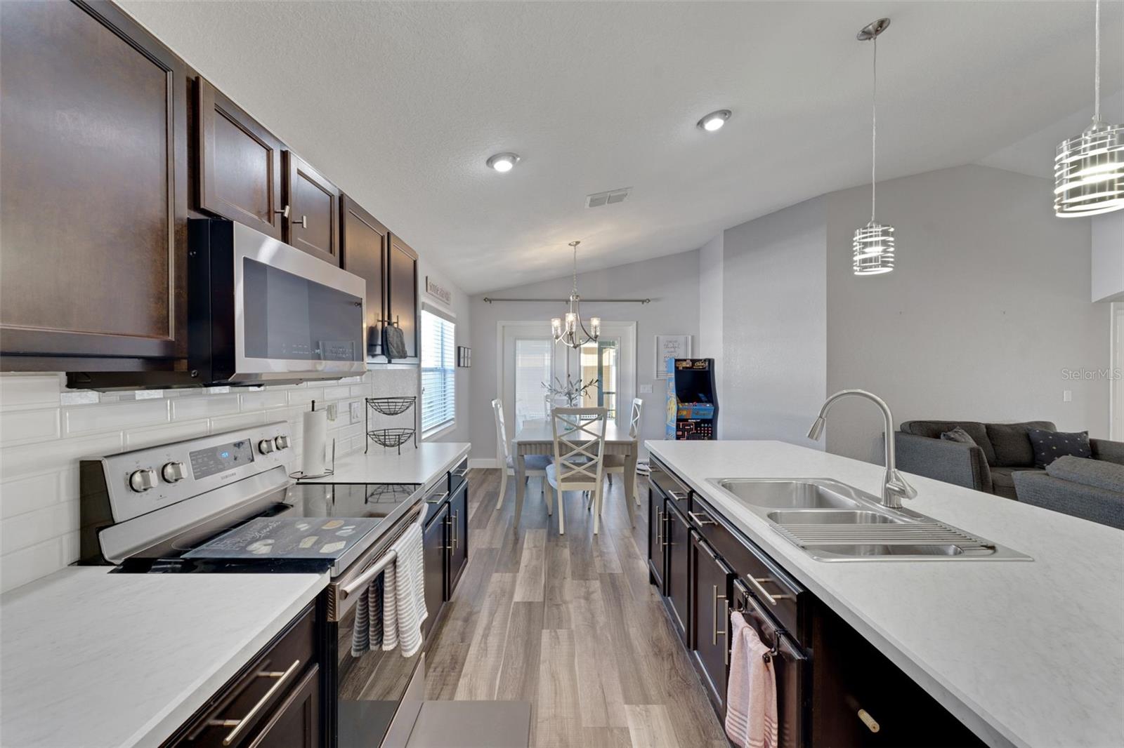 BENJAMIN ESTATES - Residential