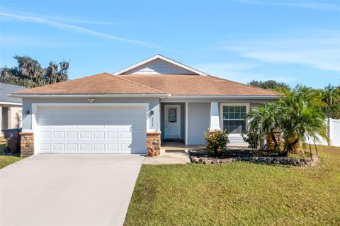 Photo of 2017 Orange Avenue, Saint Cloud, FL 34769 (MLS # S5140538)