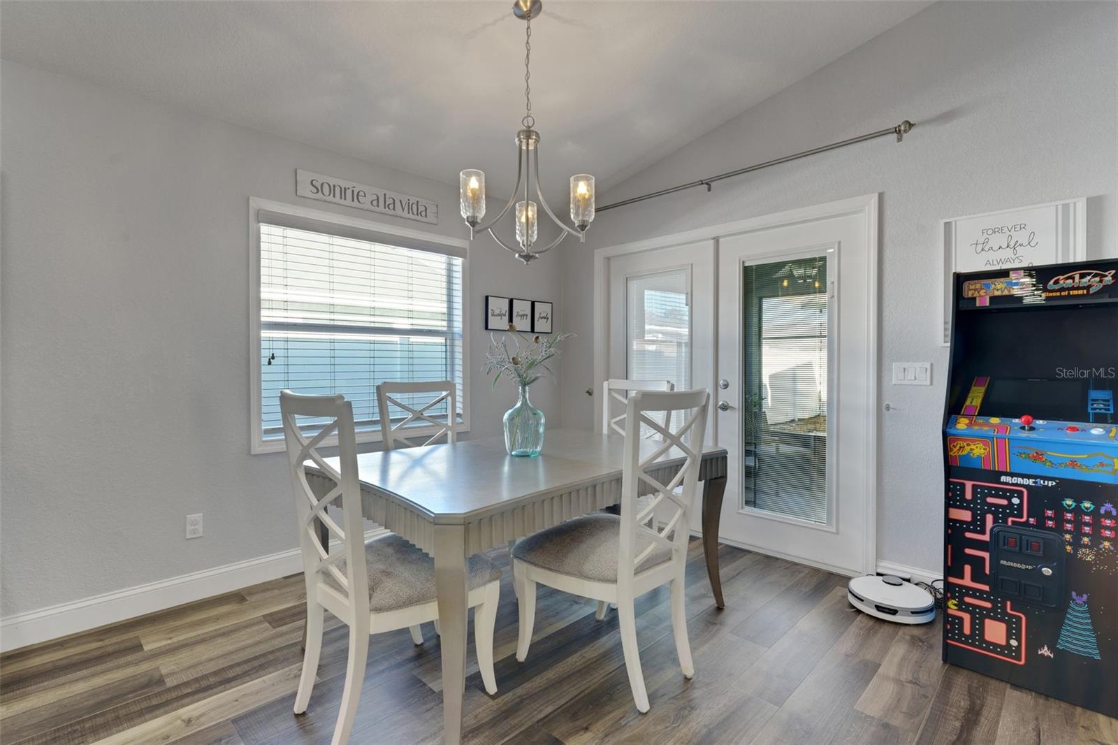 BENJAMIN ESTATES - Residential