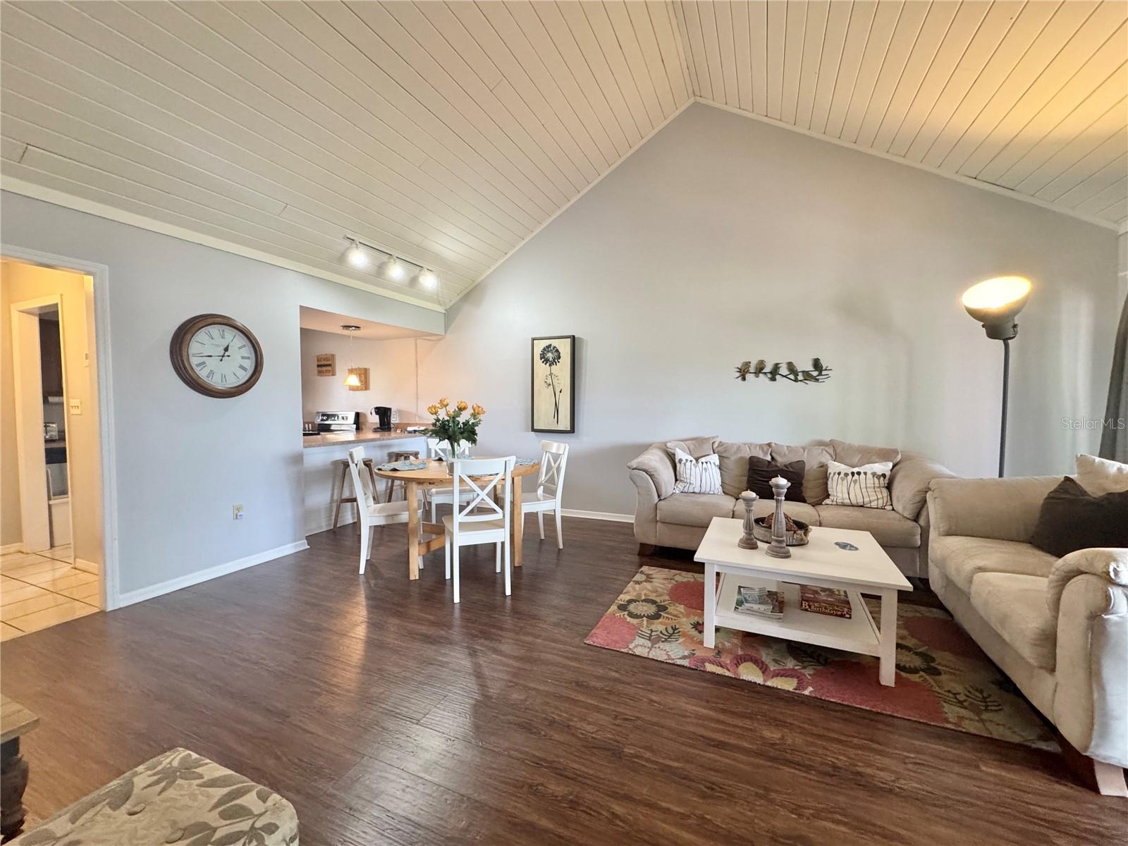 1106 VILLA LANE 81