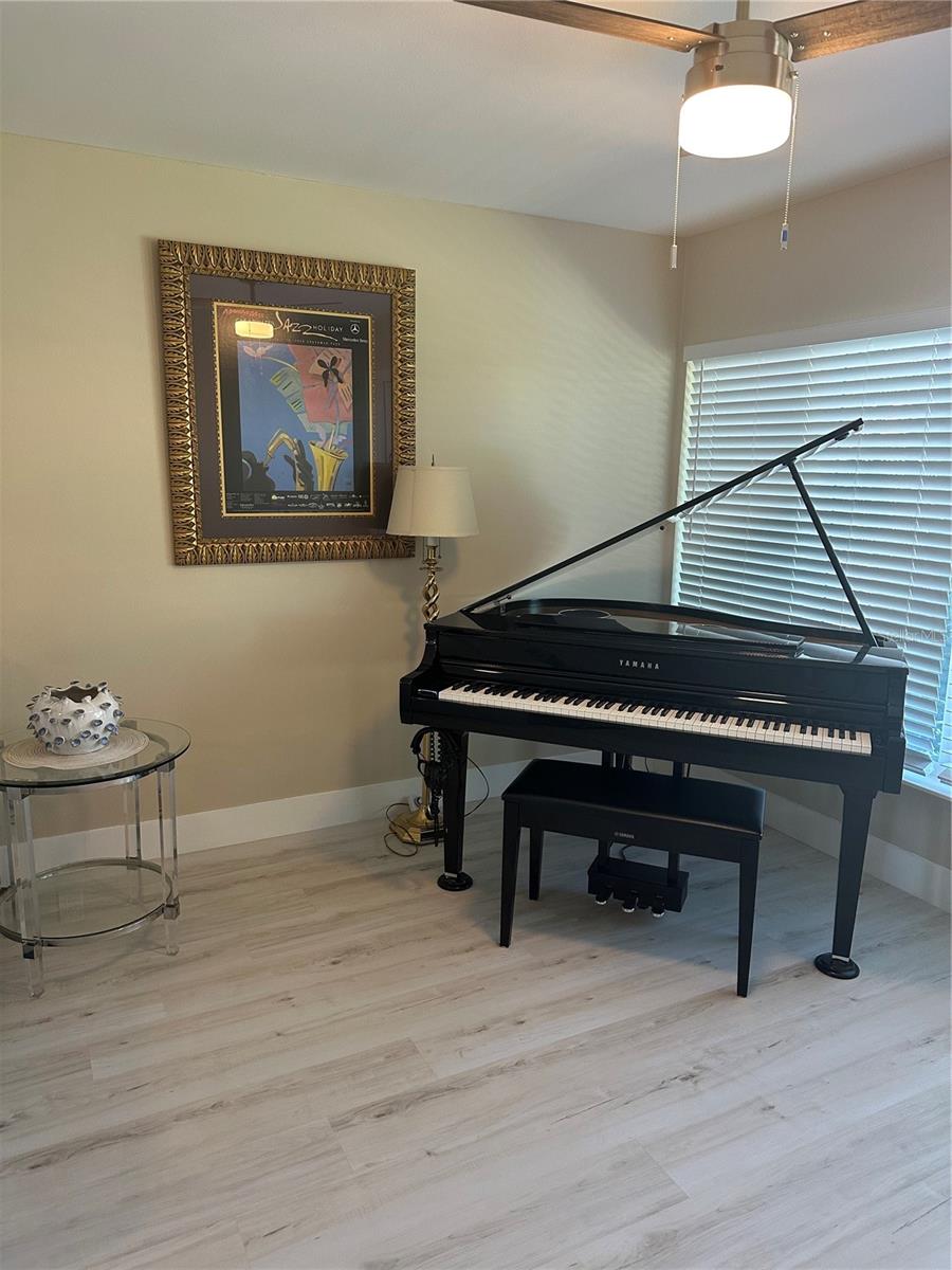 IMPERIAL COVE 12 - Residential