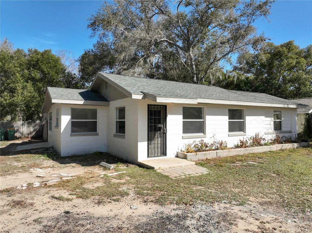 Photo of 301 E Atwater Avenue, Eustis, FL 32726 (MLS # G5108348)