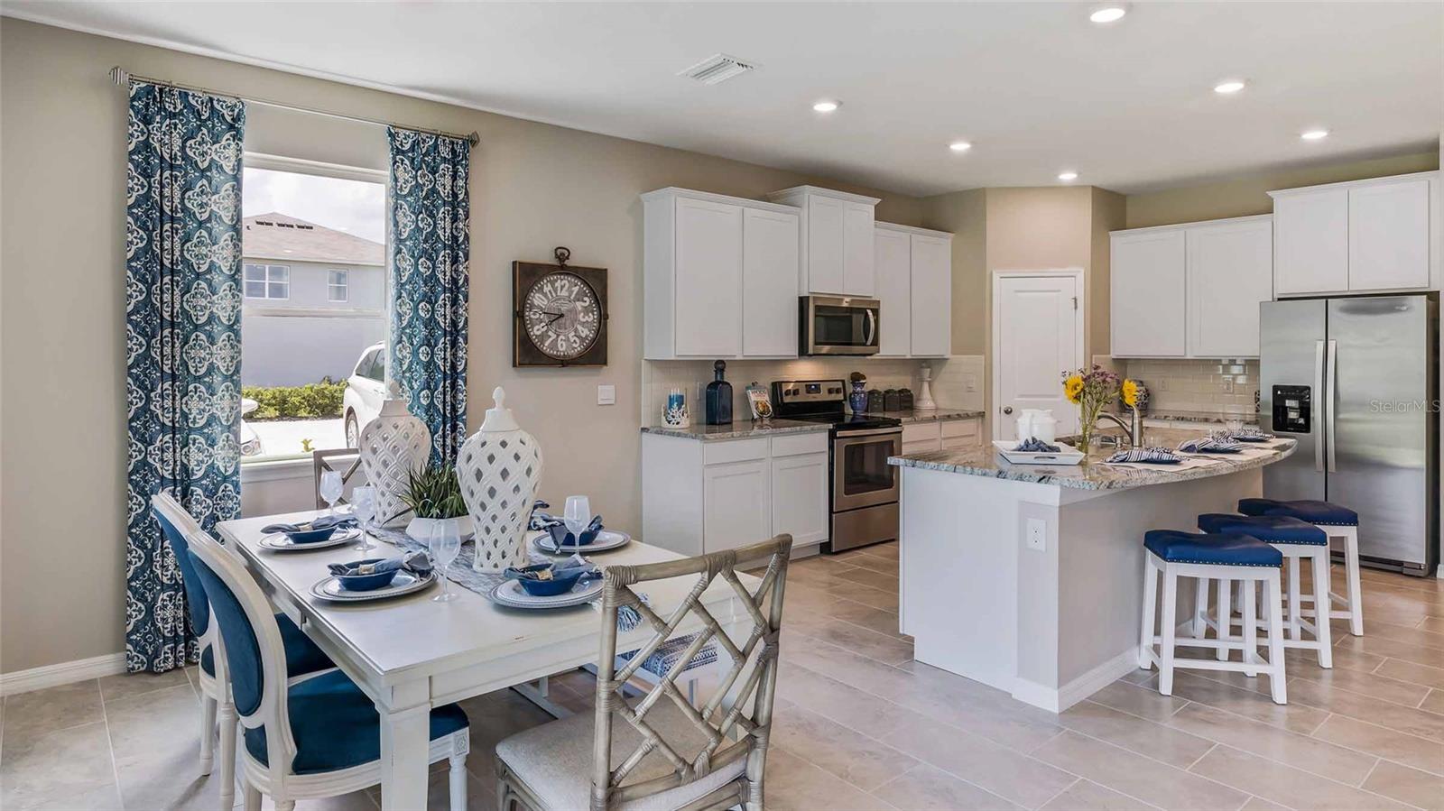 MANGROVE MANOR - Residential