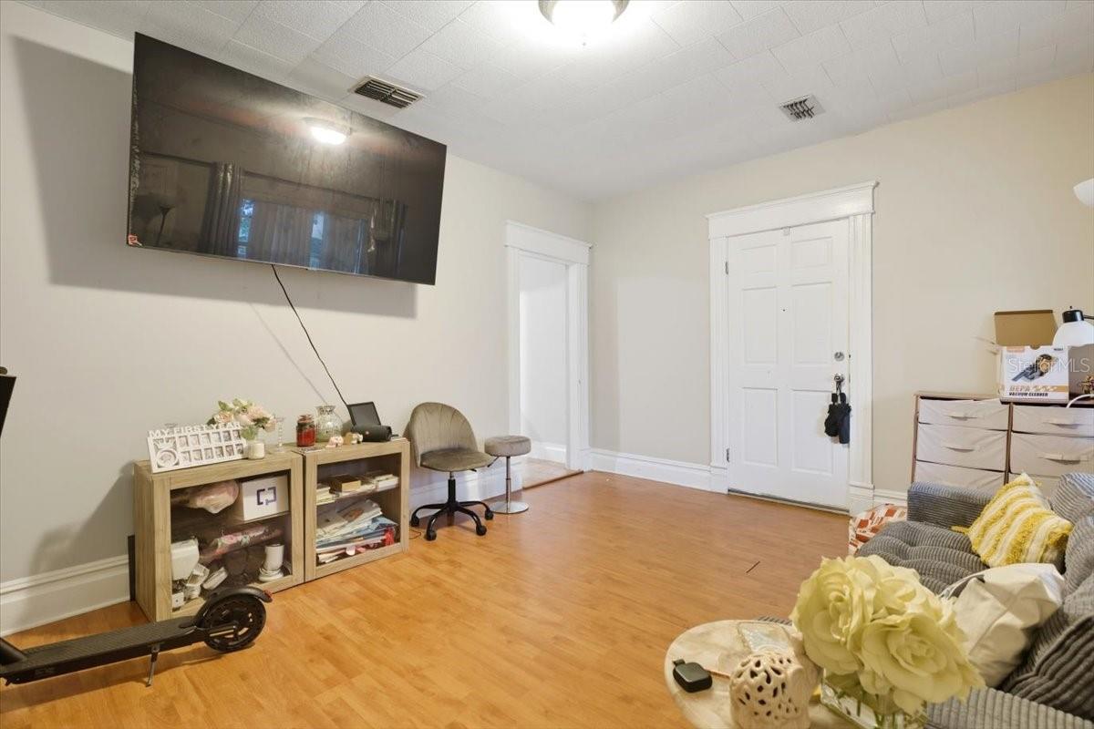 LOS CIEN LOT 20 BLOCK 5 - Residential