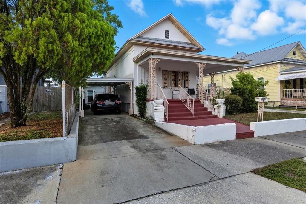 Photo of 2511 W Abdella Street, Tampa, FL 33607 (MLS # TB8435272)