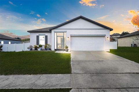 Photo of 16332 Blooming Cherry Drive, Groveland, FL 34736 (MLS # G5106550)