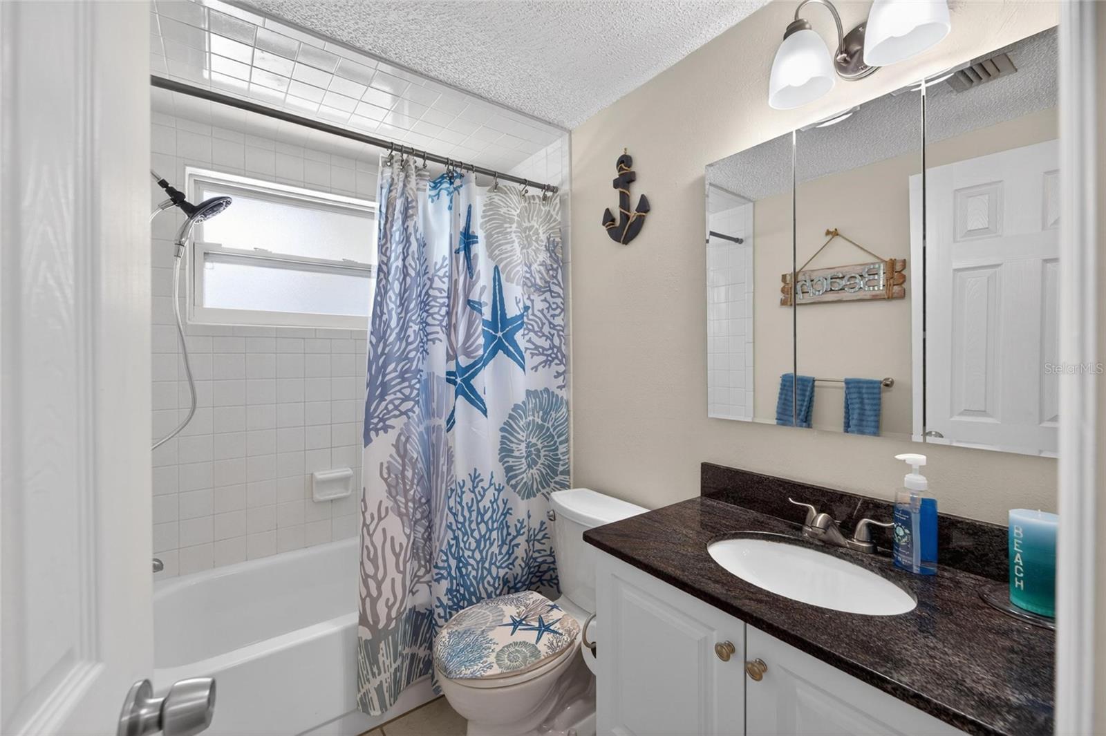 ALOHA GARDENS - Residential
