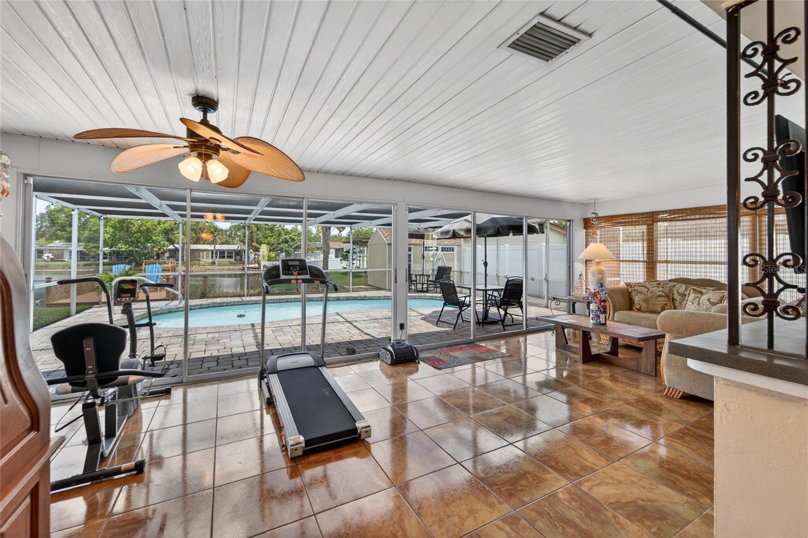 ALOHA GARDENS - Residential
